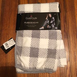 NWT Wrap with Arm Holes